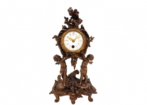 שעון שולחני צרפתי עתיק מהמאה ה-19, עשוי שפלטר (Spelter), צבוע בצביעה קרה