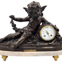 שעון קמין צרפתי עתיק על פי 'איפוליט פרנסואה מורו' (Hippolyte Francois Moreau)