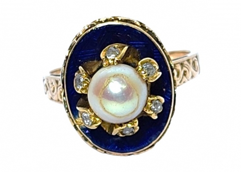 טבעת עתיקה ויפה מאד, עשויה זהב צהוב 14 קראט, יהלומים ואמייל כחול