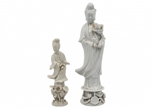 לוט של 2 פסלי פורצלן סינים ישנים מסוג 'בלנק דה שין' (Blanc de Chine)