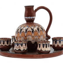 סט כלי קרמיקה בולגרי ישן, עשוי ומעוטר בעבודת יד