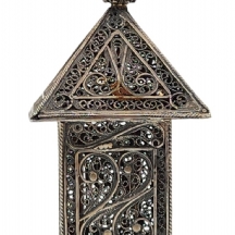 מגדל בשמים ישראלי ישן ויפה, עשוי כסף 'סטרלינג' (925) בעבודת פיליגראן