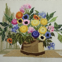 'עציץ פרחים' - ריקמה ישנה וצבעונית