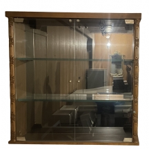 ויטרינה ישנה לתצוגה, עשויה עץ וזכוכית, מצב בהתאם לגיל