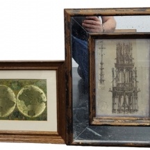 לוט של מסגרת לתמונה עשויה חומר יצוק דמוי עץ ומשובצת מראות