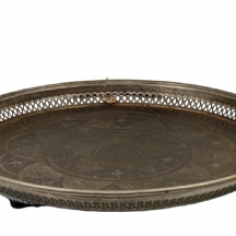 מגש מרוקאי עגול וגדול, עשוי נחושת, מעוטר