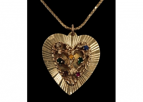 שרשרת ותליון עשוי בצורת לב, עשויים זהב צהוב 14 קארט (חתום), התליון משובץ אבני חן