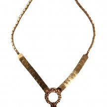 ענק זהב לאישה מתקופת סגנון הרטרו (1940-1950 בקירוב), עשוי זהב צהוב 18 קארט (חתום