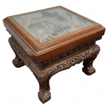 שולחן סיני קטן לנוי, עשוי עץ מגולף בעבודת יד ומשטח עליון מזכוכית