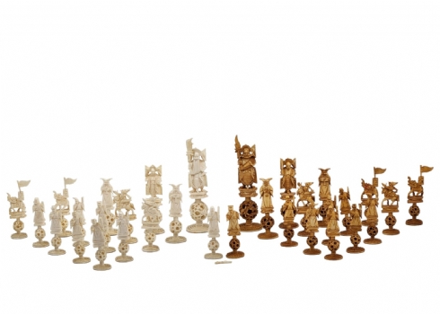 סט של 32 כלי שחמט סינים ישנים מגולפים בעבודת יד