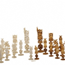 סט של 32 כלי שחמט סינים ישנים מגולפים בעבודת יד