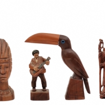 לוט של 4 פסלוני עץ ישנים