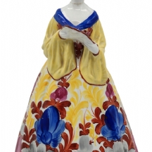 לאספני אר דקו - פסל פורצלן צ'כי, בדמות אישה אוחזת מניפה, חתום