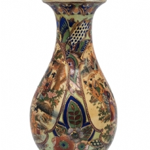 כד חרס סיני דקורטיבי בסגנון 'סטסומה' (Satsuma) יפני