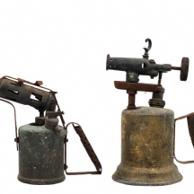 לוט של 2 מבערים ישנים ממתכת, מצב בהתאם לגיל