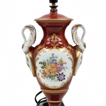 בסיס (רגל) למנורה שולחנית, עשוי פורצלן בסגנון אמפיר צרפתי, ידיות בצורת ברבורים