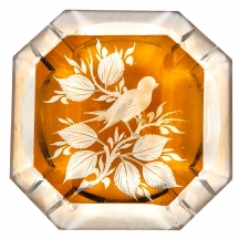 מאפרה מרובעת מקריסטל מרובב בגוון ענבר על שקוף