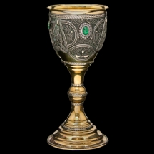 גביע עשוי פליז מעוטר כסף ומצופה זהב