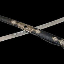חרב מעוטרת בסגנון עתיק