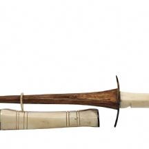 פגיון ישן (גלדיוס), מיוחד במינו, עשוי חרב של דג חרב