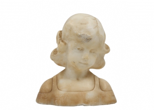 פסל שיש עתיק (Bust) בדמות ילדה חיננית