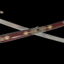 חרב מעוטרת בסגנון עתיק