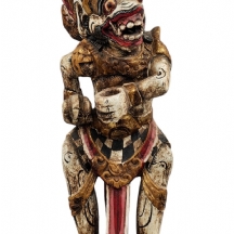 פסל אינדונזי ישן וגדול בדמות בארונג (Barong) לשמירה על כניסה למקדש תפילה