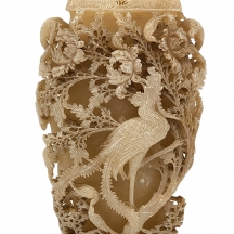 אגרטל סיני עתיק וכבד מסוף המאה ה - 19 עשוי ג'ייד