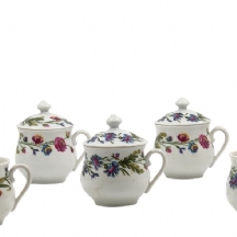 סט של 7 כוסות פורצלן לשוקו