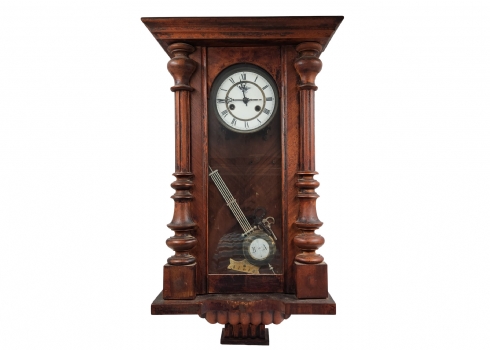 שעון אורלוגין גרמני עתיק מהרבע האחרון של המאה ה-19, עשוי עץ וזכוכית, שני מפתחות