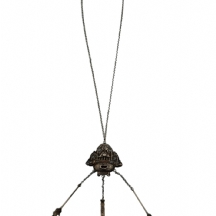 שאטליין (Chatelaine) סינו טיבטי עתיק לטיפוח, עשוי כסף נמוך וחלקים מנחושת מצופה כ