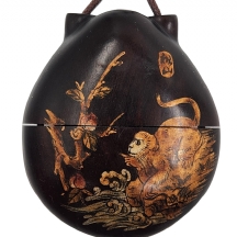 פריט מוזיאלי נדיר, לאספנים ולמביני דבר - אינרו (Inro) יפני מתחילת המאה ה-18