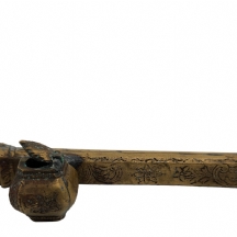 דיביט (קסת דיו איסלאמית לנשיאה) עתיקה מתקופת האימפריה המוגולית, עשויה פליז מעוטר