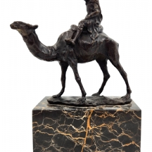 פסל ברונזה בסגנון עתיק על פי מקור מאת לואי-אלבר קארבין (Louis-Albert Carvin)