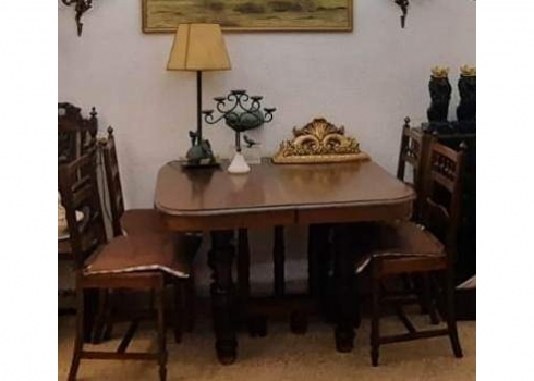 שולחן אוכל אנגלי עתיק מהמאה ה-19 (ויקטוריאני), עשוי עץ, יש פלטות להגדלה