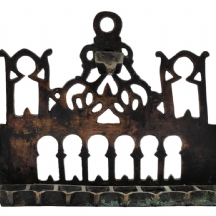 חנוכייה עתיקה מהמאה ה-19, צפון אפריקה, כנראה מרוקו אלג'יר, לוב או טוניסיה