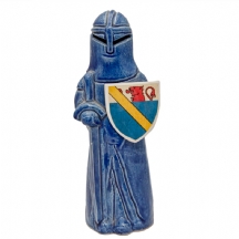 פסל קרמיקה ישן בדמות אביר