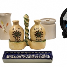 לוט של 7 כלי קרמיקה וחרס ישנים ושונים