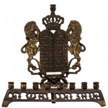 חנוכייה ישראלית ישנה