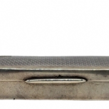 קופסת כסף שולחנית פורטוגלית, יוצרה בליסבון, עשויה כסף: '833' (חתומה), מעוטרת