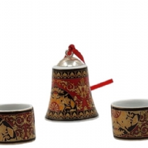 פעמון קישוט חג מולד ו4 חבקי מפיות עשויים פורצלן גרמניים