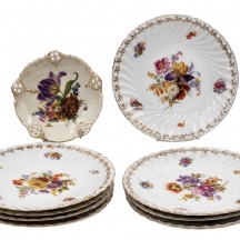 לוט של 8 צלחות פורצלן ישנות