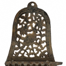 לאספני חנוכיות ישנות - חנוכייה ישנה עשויה פליז