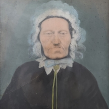 ציור פורטרט עתיק מהמאה ה-19, גירי פסטל על נייר (קרע מצולם)