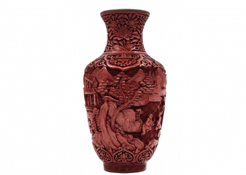 אגרטל לכה סיני ישן, עשוי נחושת, מעוטר לכה אדומה מסוג 'Red Cinnabar' ואמייל בגוון