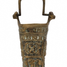 אספרסוריום (דלי מים קדושים - Aspersorium) עתיק, עשוי ברונזה