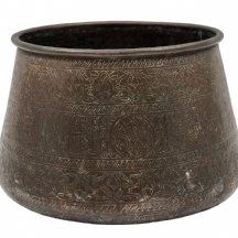 כלי איסלמי עתיק מהמאה ה-19 עשוי נחושת מעוטר