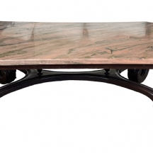 שולחן סלוני עשוי עץ ומשטח שיש