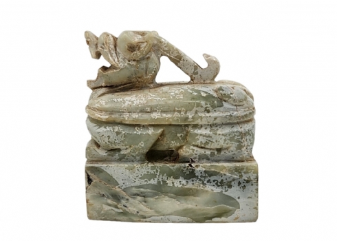 קישוט סיני ישן בצורת חותם קיסרי ארכאי, עשוי אבן טבעית דמויית ג'ייד, מגולפת