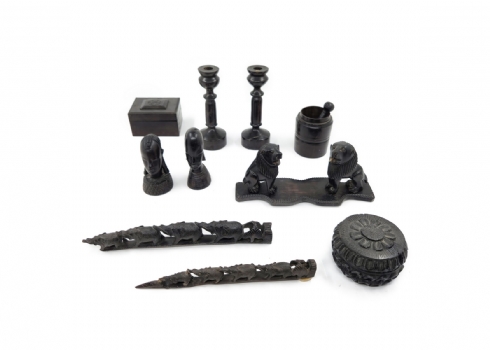 לוט של 10 פריטי נוי אפריקאים מעץ